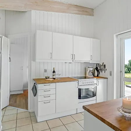 Сasa de vacaciones Gorgeous Home In Faaborg With Sauna